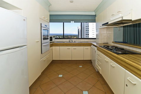 Hi Surf Beachfront Resort Apartments - Getaway Accommodation 39