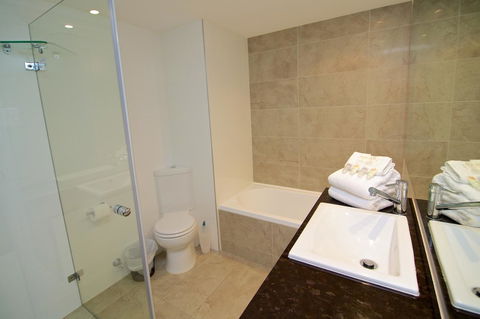 Hi Surf Beachfront Resort Apartments - Getaway Accommodation 41