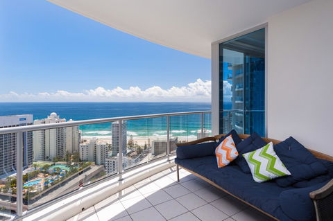 Holiday Holiday Chevron Renaissance Apartments - Getaway Accommodation 7