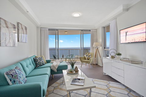 Holiday Holiday Chevron Renaissance Apartments - Getaway Accommodation 25