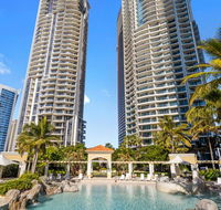 Holiday Holiday Chevron Renaissance Apartments - Getaway Accommodation
