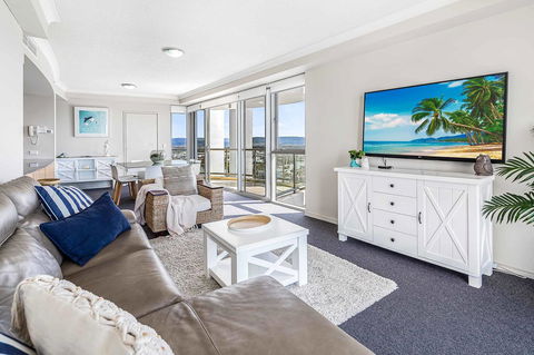Holiday Holiday Chevron Renaissance Apartments - Getaway Accommodation 4