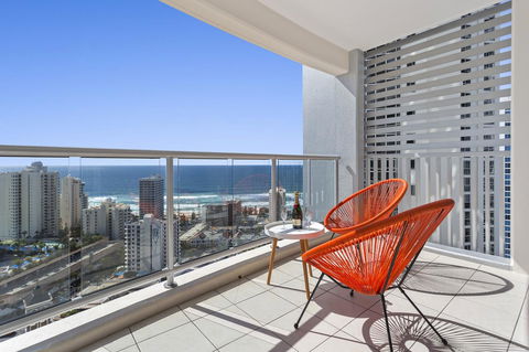 Holiday Holiday Chevron Renaissance Apartments - Getaway Accommodation 14