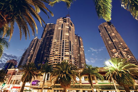 Holiday Holiday Chevron Renaissance Apartments - Getaway Accommodation 20