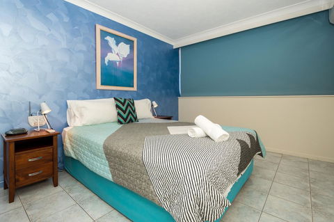 Breakers North Absolute Beachfront Apartments - Official - Getaway Accommodation 40