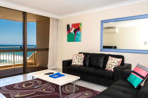 Breakers North Absolute Beachfront Apartments - Official - Getaway Accommodation 10