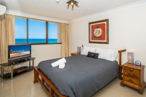 Breakers North Absolute Beachfront Apartments - Official - Getaway Accommodation 21