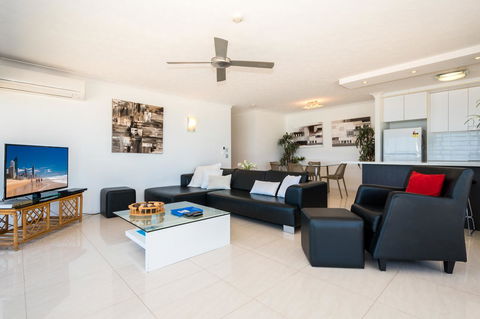 Breakers North Absolute Beachfront Apartments - Official - Getaway Accommodation 23