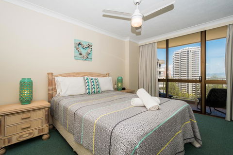 Breakers North Absolute Beachfront Apartments - Official - Getaway Accommodation 41
