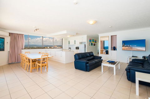 Breakers North Absolute Beachfront Apartments - Official - Getaway Accommodation 30