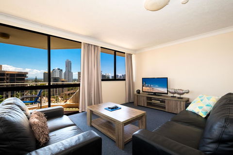 Breakers North Absolute Beachfront Apartments - Official - Getaway Accommodation 12