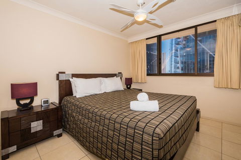 Breakers North Absolute Beachfront Apartments - Official - Getaway Accommodation 35