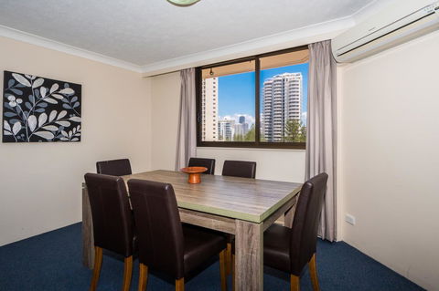 Breakers North Absolute Beachfront Apartments - Official - Getaway Accommodation 16