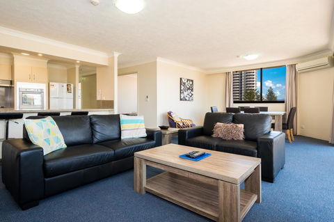 Breakers North Absolute Beachfront Apartments - Official - Getaway Accommodation 15