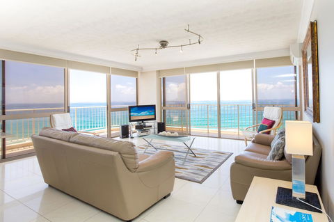 Breakers North Absolute Beachfront Apartments - Official - Getaway Accommodation 0