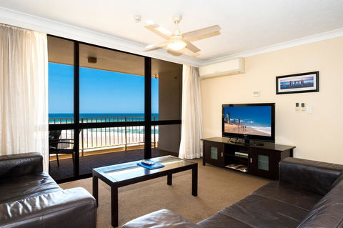 Breakers North Absolute Beachfront Apartments - Official - Getaway Accommodation 7