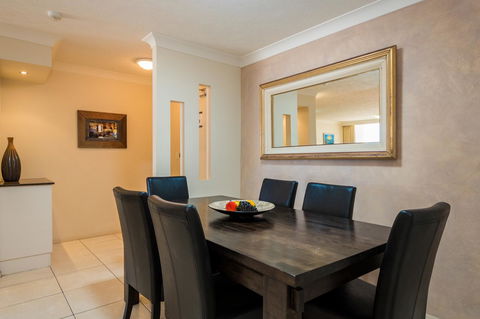 Breakers North Absolute Beachfront Apartments - Official - Getaway Accommodation 37