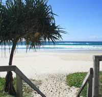 WAVES 203 ON CURRUMBIN - Getaway Accommodation