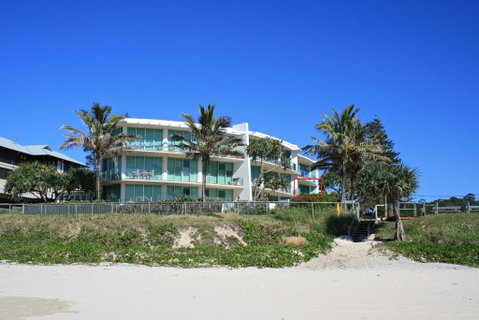 WAVES 203 ON CURRUMBIN - Getaway Accommodation 3