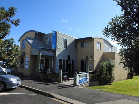 Waves Luxury Suites - Getaway Accommodation 3