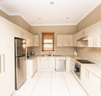 William Cottage Central Heritage Home - Getaway Accommodation