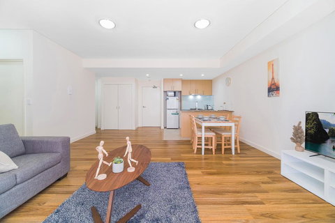 Wolli Creek Airport Serviced 2 Bedroom Apartment - Getaway Accommodation 0