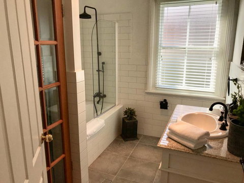 YSG The Edward Townhouse 153 - Walk To Town - Getaway Accommodation 2