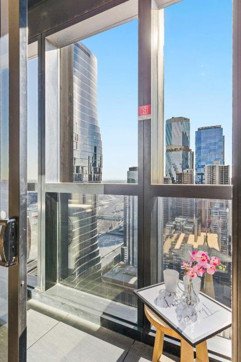 A 2BR Apt On Collins With City Views FREE Parking - Getaway Accommodation 4