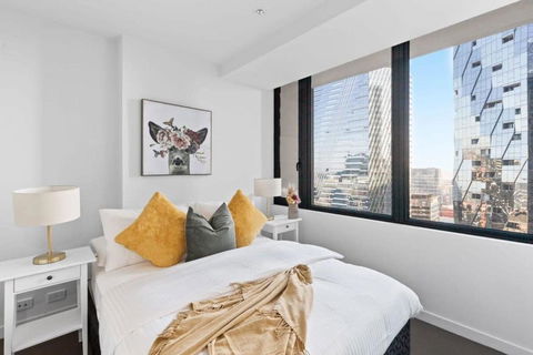 A 2BR Apt With City Views Next To Southern Cross - Getaway Accommodation 0