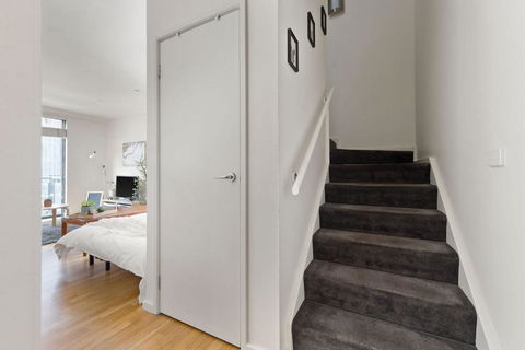 A 2BR Loft Near Melbourne Central FREE Parking - Getaway Accommodation 3