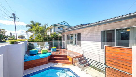 A Beachside Beauty With Pool - Getaway Accommodation 1