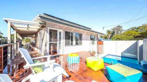 A Beachside Beauty With Pool - Getaway Accommodation 2