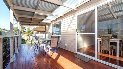 A Beachside Beauty With Pool - Getaway Accommodation 3
