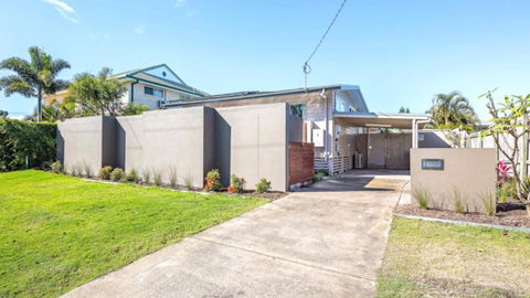 A Beachside Beauty With Pool - Getaway Accommodation 4