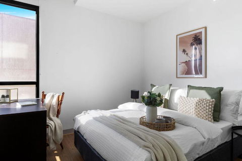 A Chic 2BR Apt Near Melbourne Uni FREE Parking - Getaway Accommodation 1