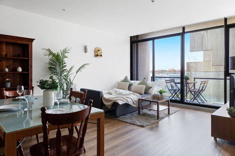 A Chic 2BR Apt Near Melbourne Uni FREE Parking - Getaway Accommodation 2