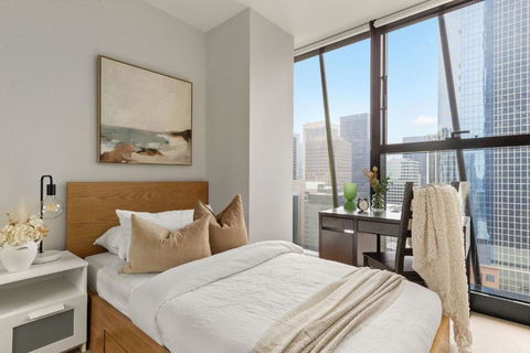 A Chic & Comfy 2BR Apt On Collins With City Views - Getaway Accommodation 4