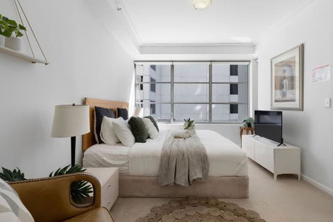 A Comfy 2BR Apt For 7 Next To Darling Harbour - Getaway Accommodation 0