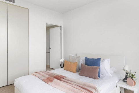 A Cozy 2BR Apt With Free WiFi In Prime Melbourne - Getaway Accommodation 4