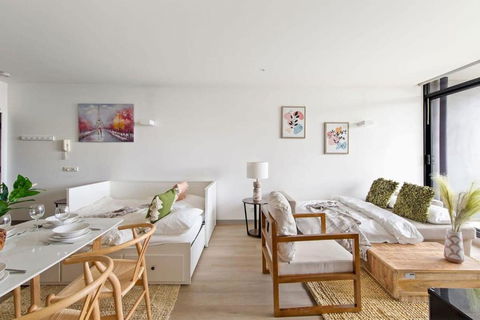 A Lux 2BR Apt Next To Melbourne Uni FREE Parking - Getaway Accommodation 3