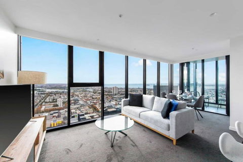 A Lux 2BR Apt With Panoramic Views, FREE Parking - Getaway Accommodation 0