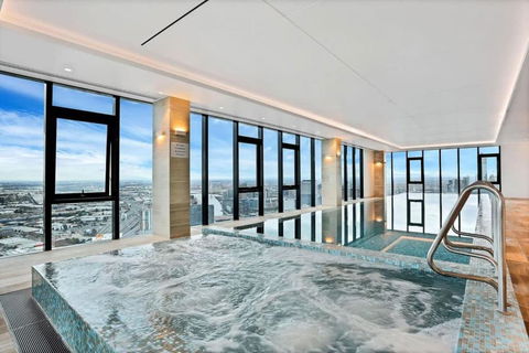 A Lux 2BR Apt With Panoramic Views, FREE Parking - Getaway Accommodation 2