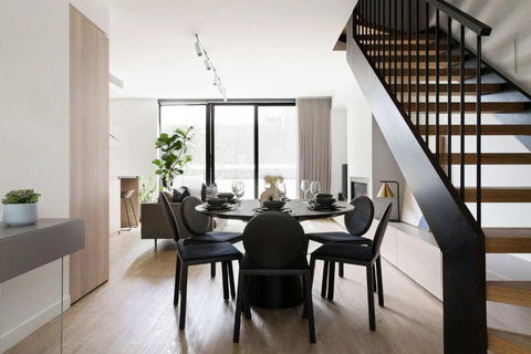 A Lux 3BR Townhouse In South Yarra FREE Parking - Getaway Accommodation 1