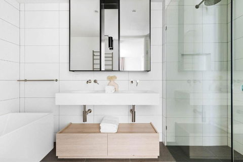 A Lux 3BR Townhouse In South Yarra FREE Parking - Getaway Accommodation 3