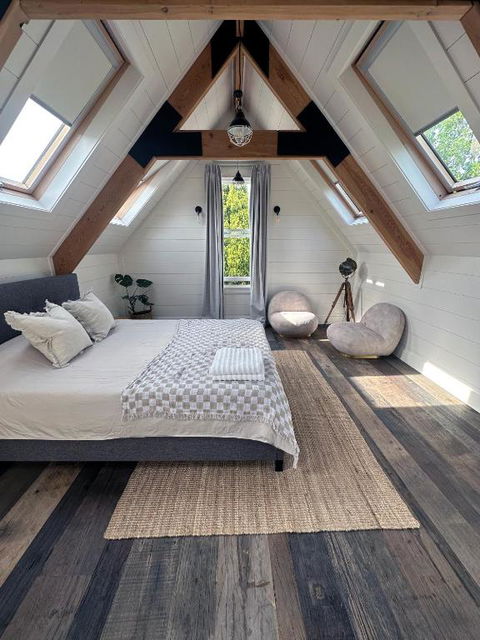 A Majestic Victorian Private Rear Access Quarters - Getaway Accommodation 2