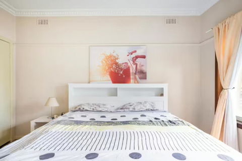A Nice And Spacious Room In Sunshine - Getaway Accommodation 0