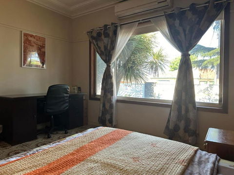 A Nice And Spacious Room In Sunshine - Getaway Accommodation 1