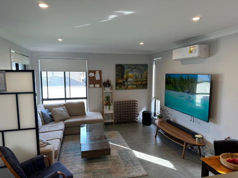 A Private Ensuite With AC And TV - Getaway Accommodation 2