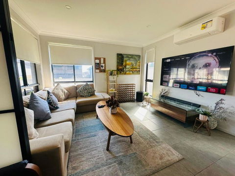 A Private Ensuite With AC And TV - Getaway Accommodation 1