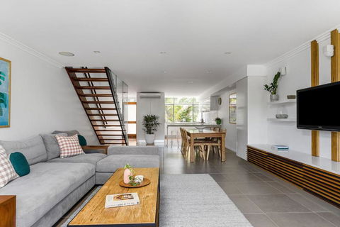 A Perfect Stay - 1 James Cook Apartments - Getaway Accommodation 3